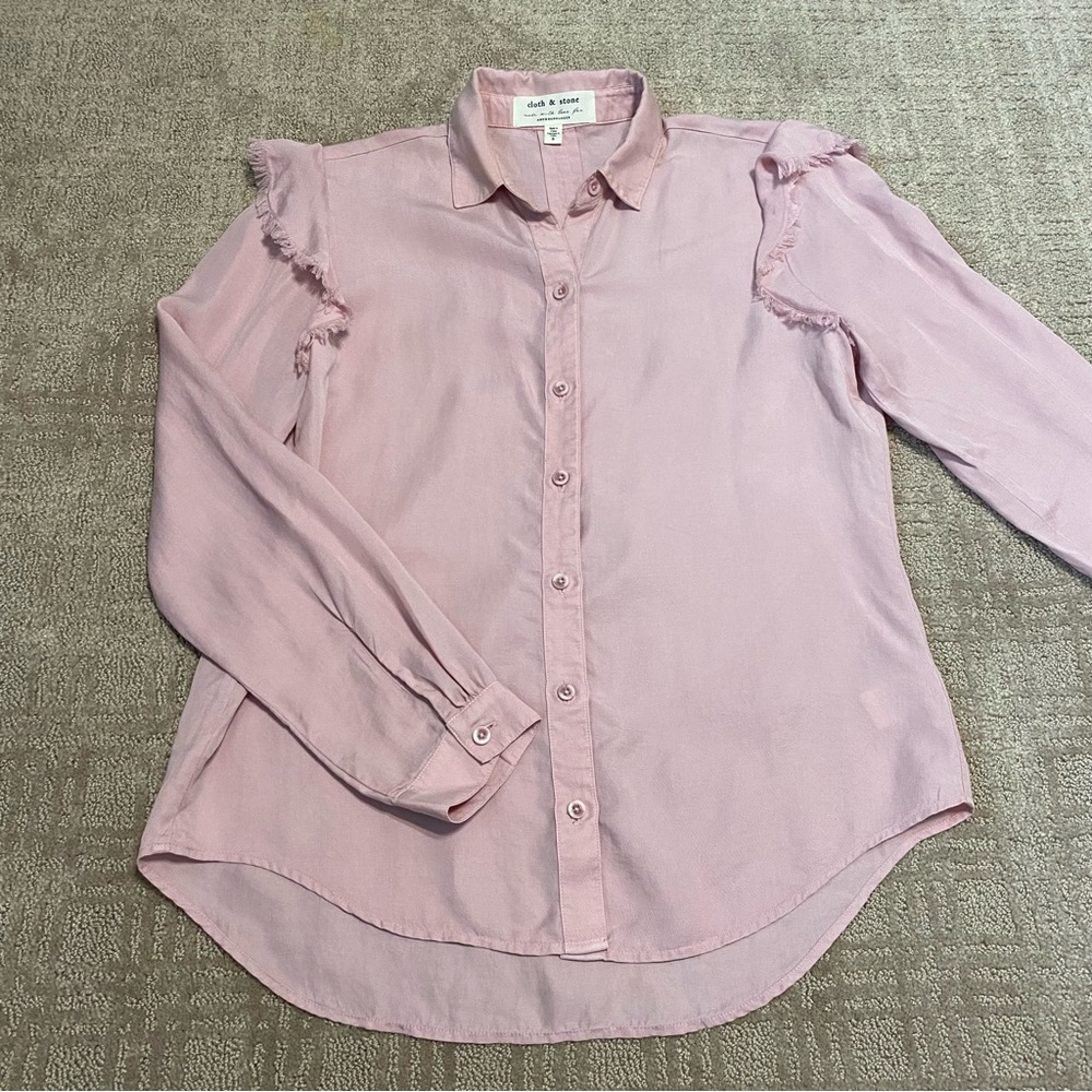 {Anthropologie} Cloth & Stone Pink Frayed Ruffle Shoulder Button Down Shirt~ S